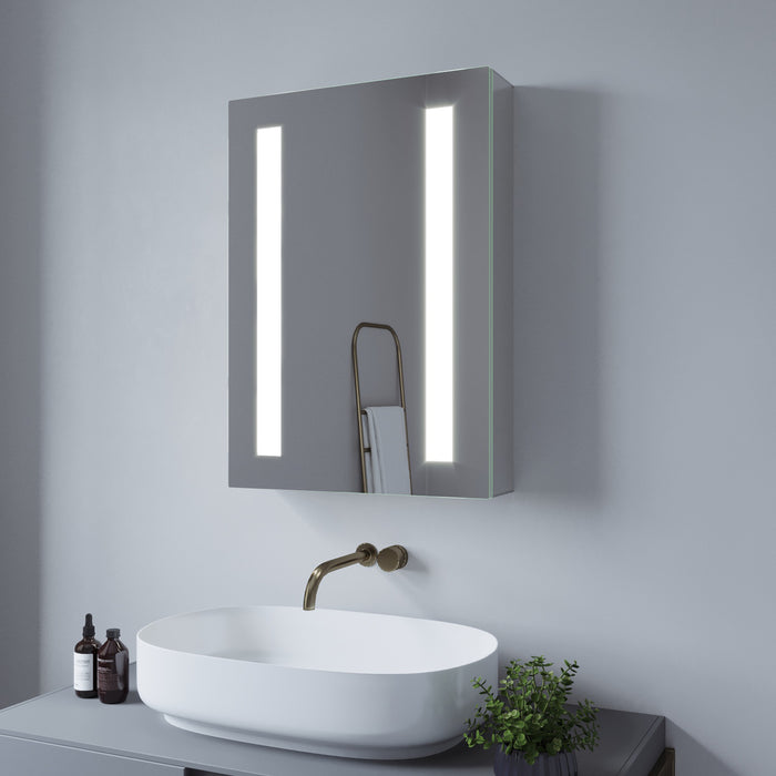 Spiegelschrank mit Beleuchtung 50x70cm Badezimmerschrank LED Spiegel Schrank Aluminium Badschrank Steckdose